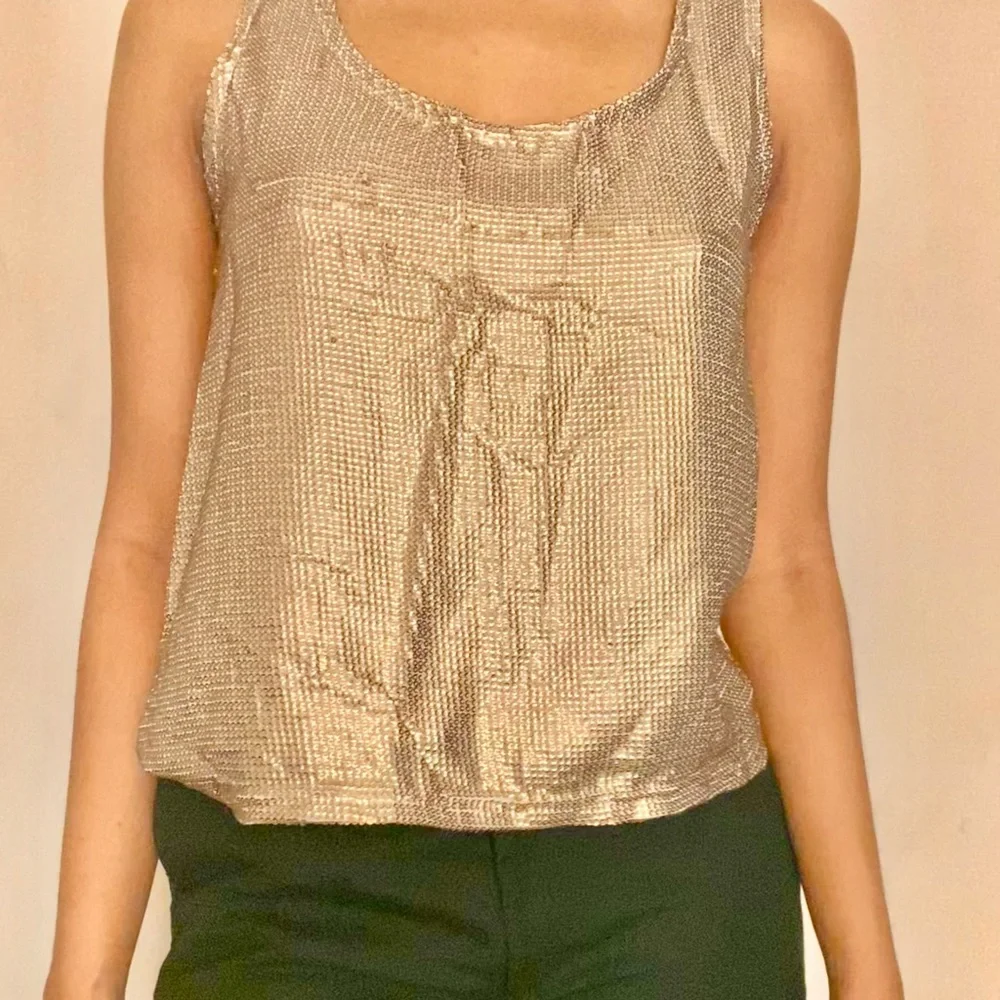 Vintage Gold Sequinned tank top. 
From brand Nuon - Picture 2 of 4